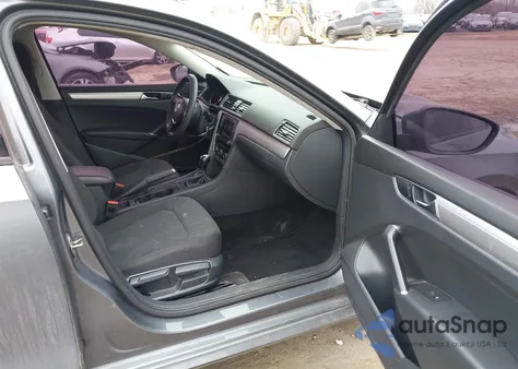 2018 Volkswagen Passat 2.0T R-Line/2.0T S из США, поврежденный, VIN 1VWAA7A34JC043207